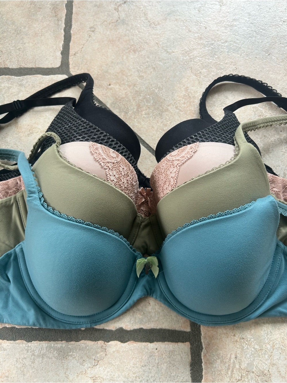 Victoria Secret Bra Set - 32D
